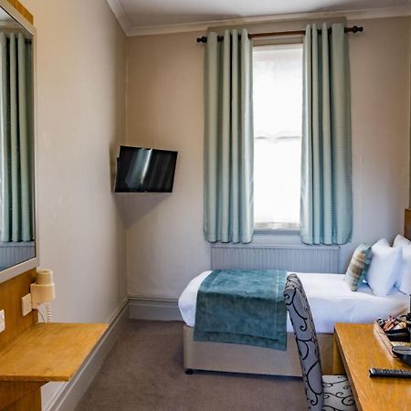 The Goddard Arms Hotell Swindon Eksteriør bilde