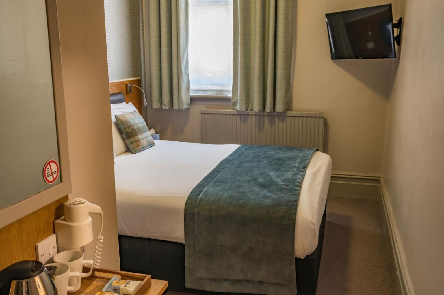 The Goddard Arms Hotell Swindon Eksteriør bilde