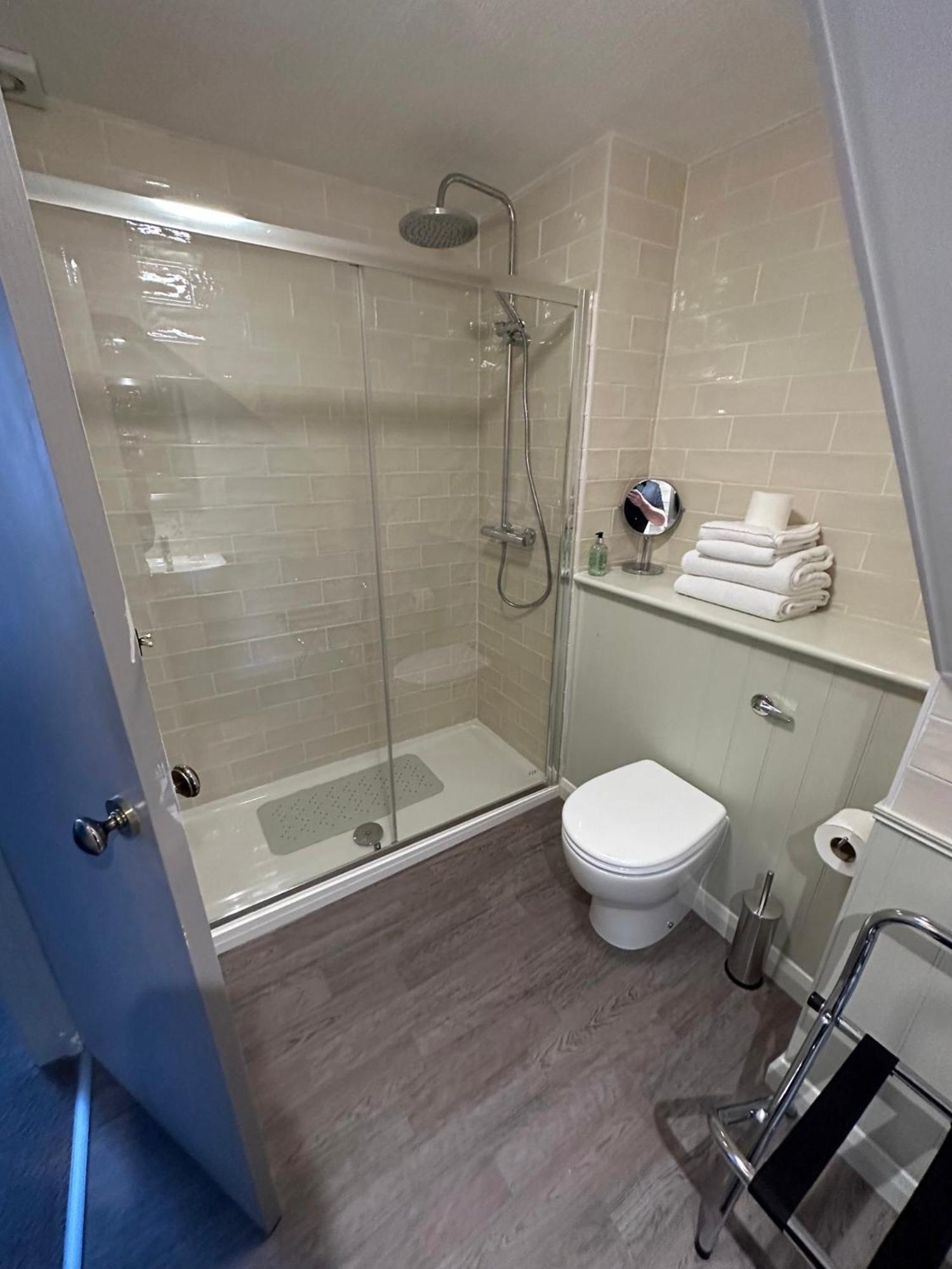 The Goddard Arms Hotell Swindon Eksteriør bilde