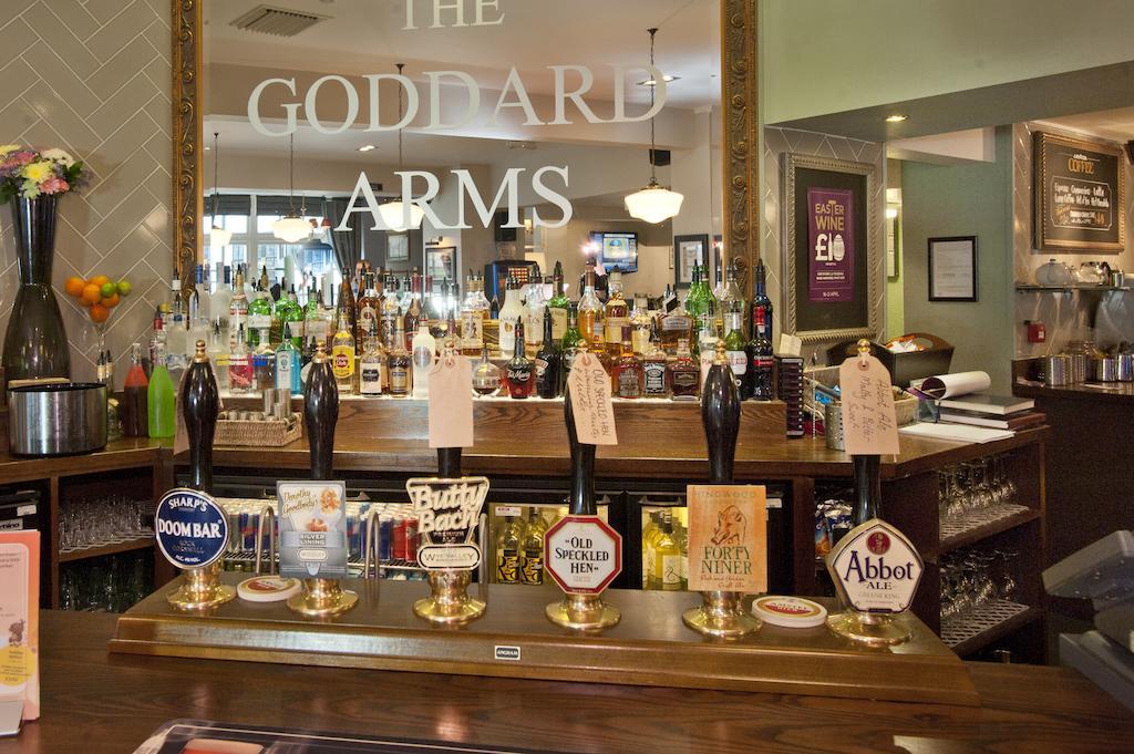 The Goddard Arms Hotell Swindon Eksteriør bilde