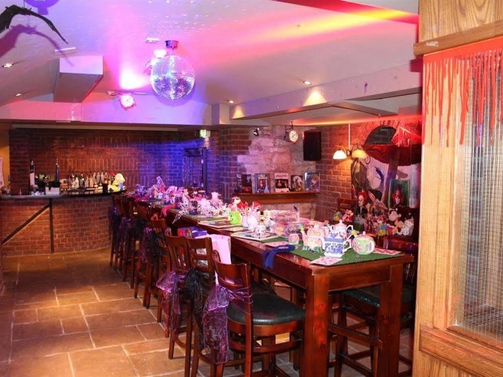 The Goddard Arms Hotell Swindon Eksteriør bilde