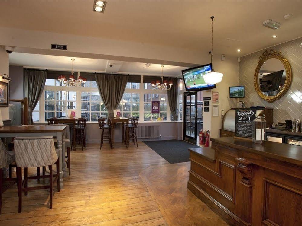 The Goddard Arms Hotell Swindon Eksteriør bilde